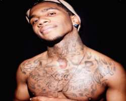 The rapper also loves tattoo like many other rappers and has many of them on his neck and chest.